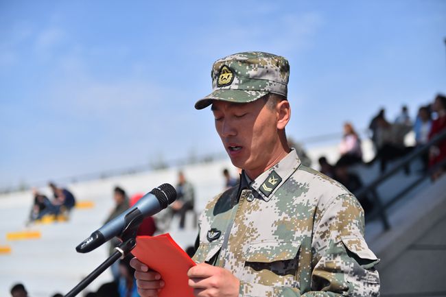 图3.65370部队陈洪远代表承训教官发言_副本.jpg
