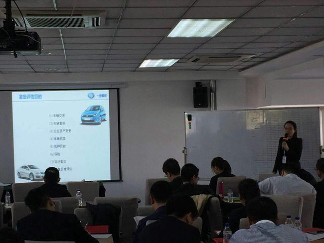 图2 工作室成员徐晓月做讲座_副本.jpg