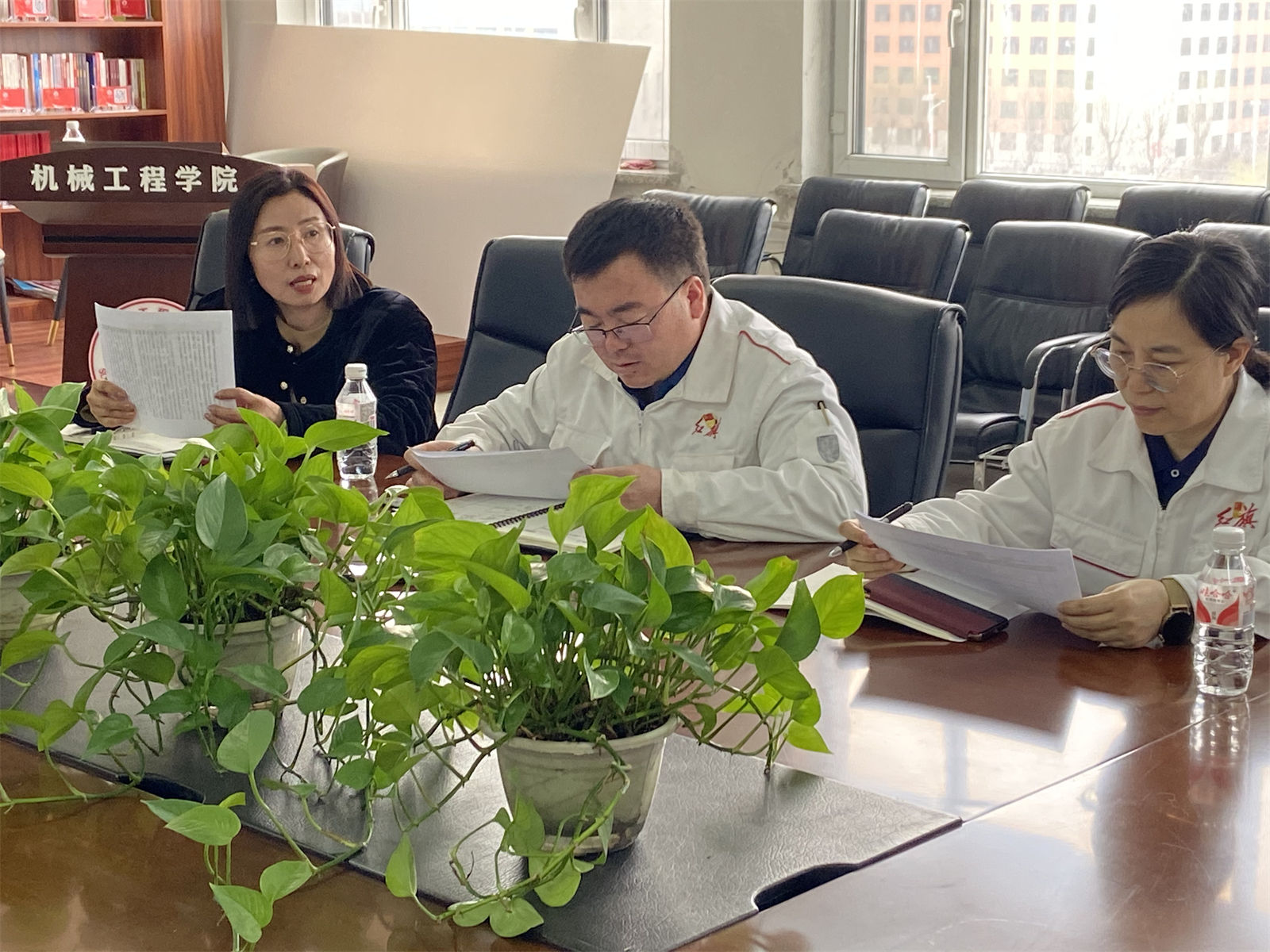 图3 王迪副书记和王海涛主任针对议题给予指导和回复.jpg