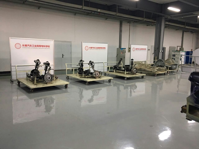 图6 底盘实训区_副本.jpg