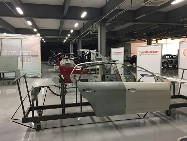 图4 车身实训区_副本.jpg